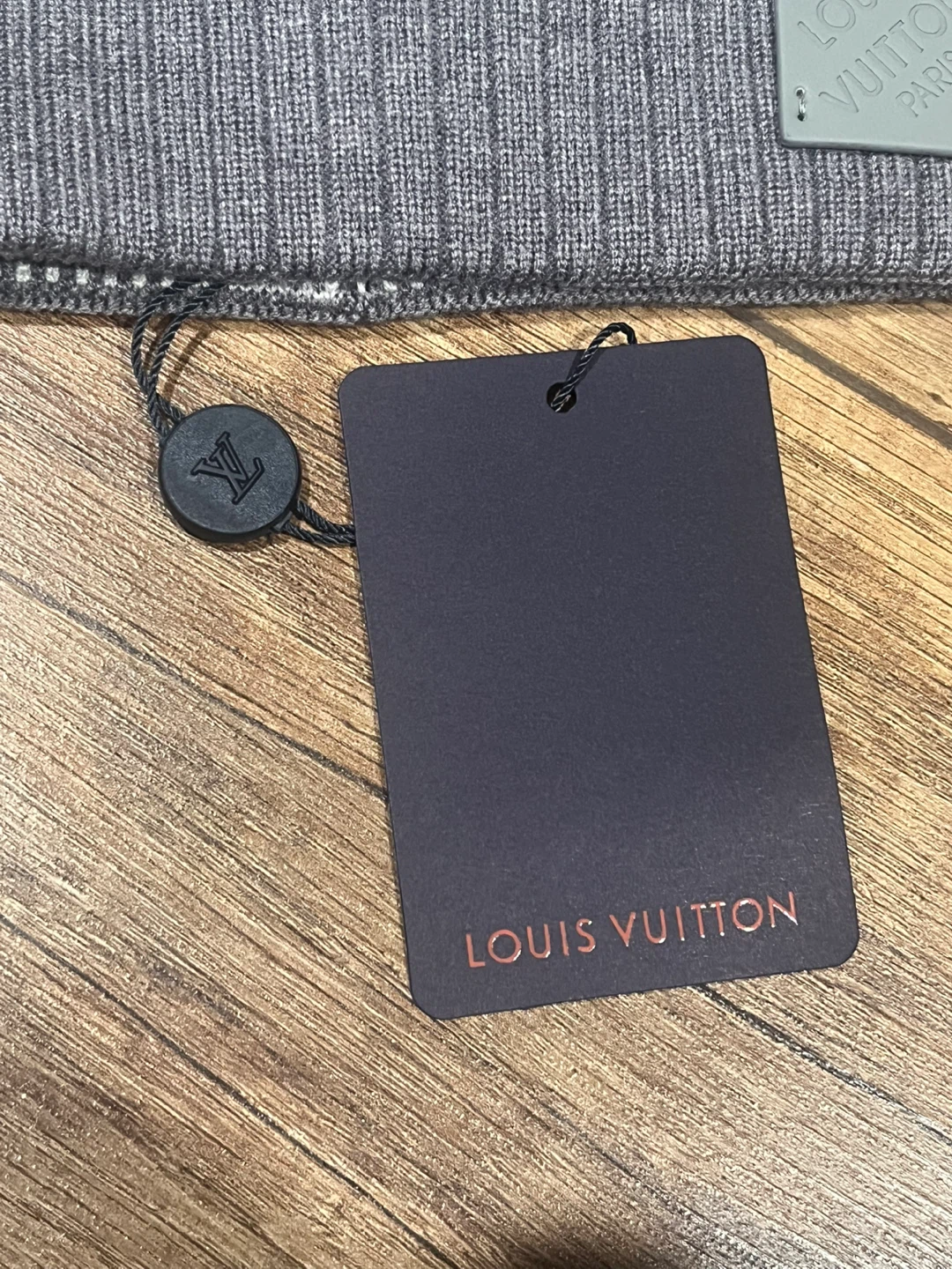 Louis Vuitton LV Gray Beanie - photo 5