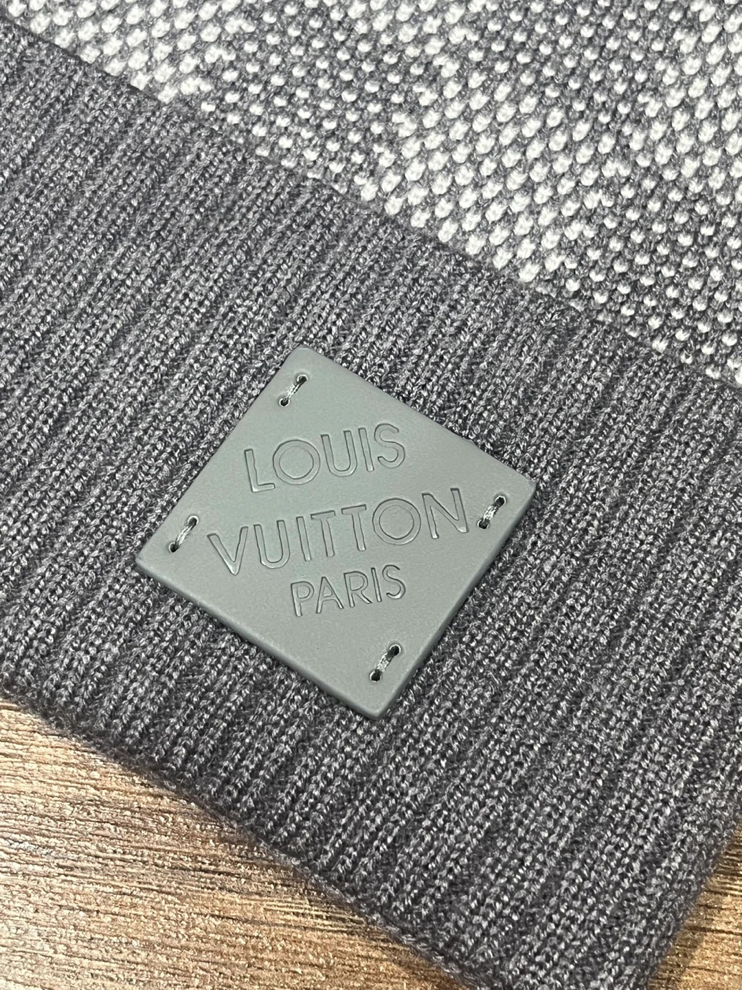 Louis Vuitton LV Gray Beanie - photo 3