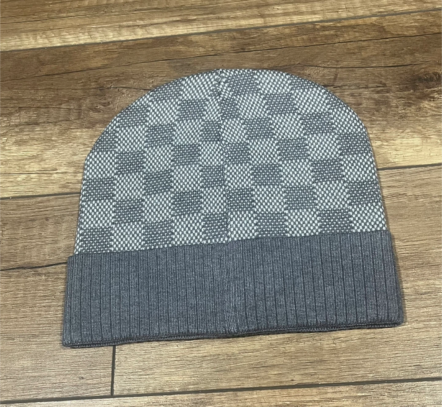 Louis Vuitton LV Gray Beanie - photo 2