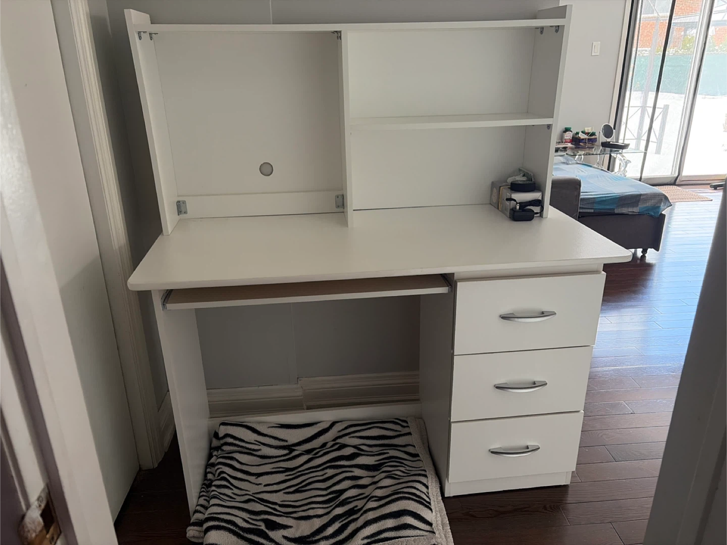 White Computer Desk with Hutch and Drawers