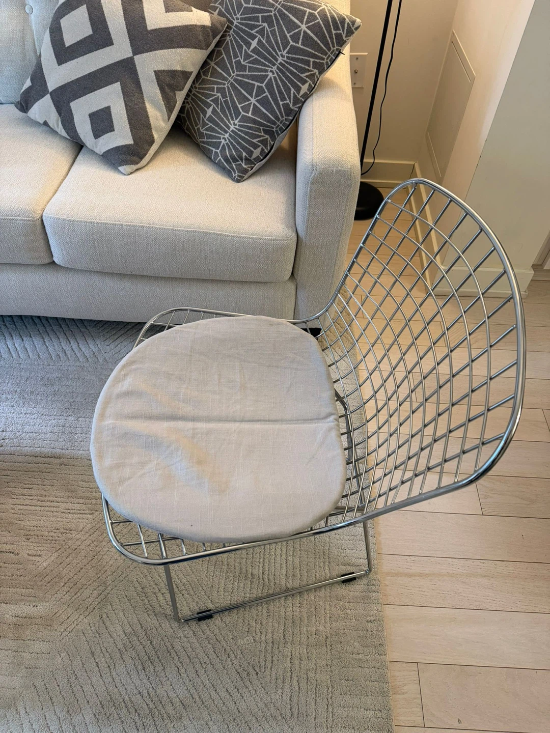 Modern Chairs + Coffee Table Set – Great Condition - photo 5