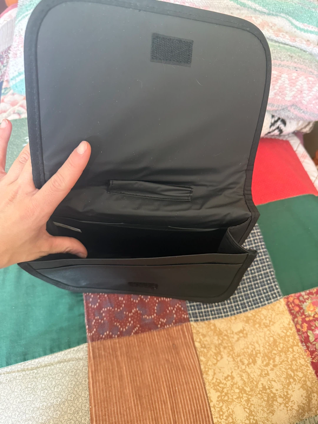Black cosmetic bag - photo 2