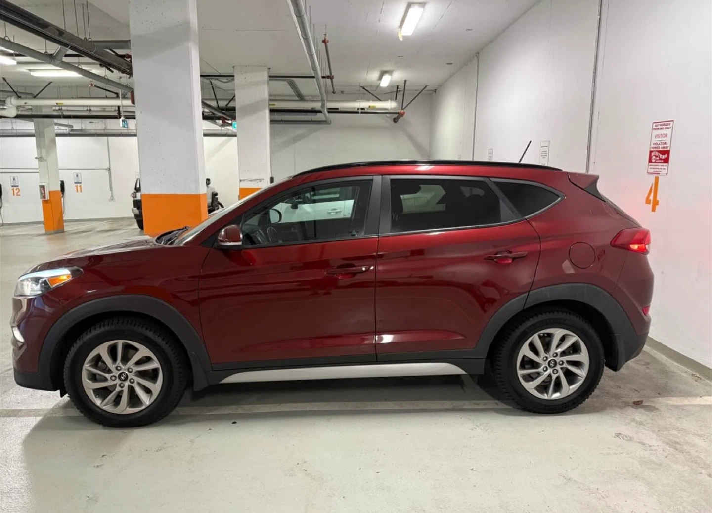 Hyundai Tucson 2017 - low mileage, fully loaded - photo 4