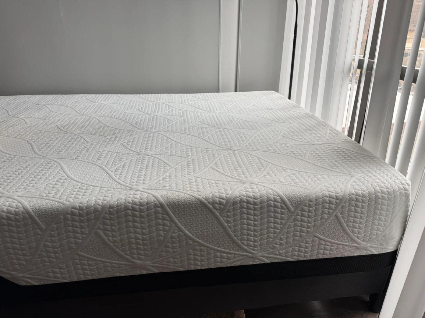 Complete bed set : Queen 14 inch Memory Foam Mattress Bed Frame