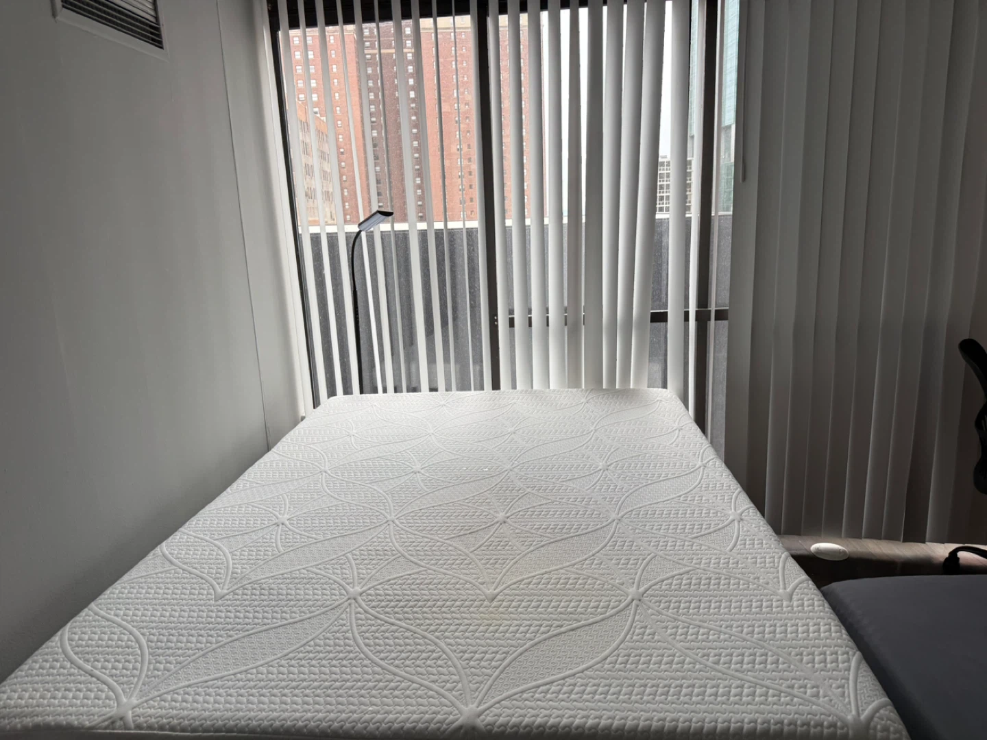 Complete bed set : Queen 14 inch Memory Foam Mattress Bed Frame - photo 2