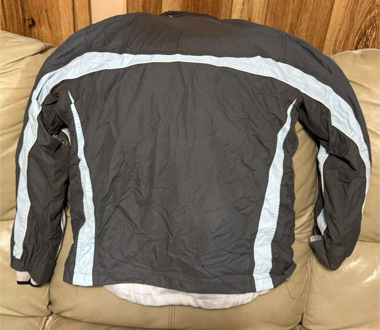 Misty Mountain  Jacket Size L/G, $40 - photo 2