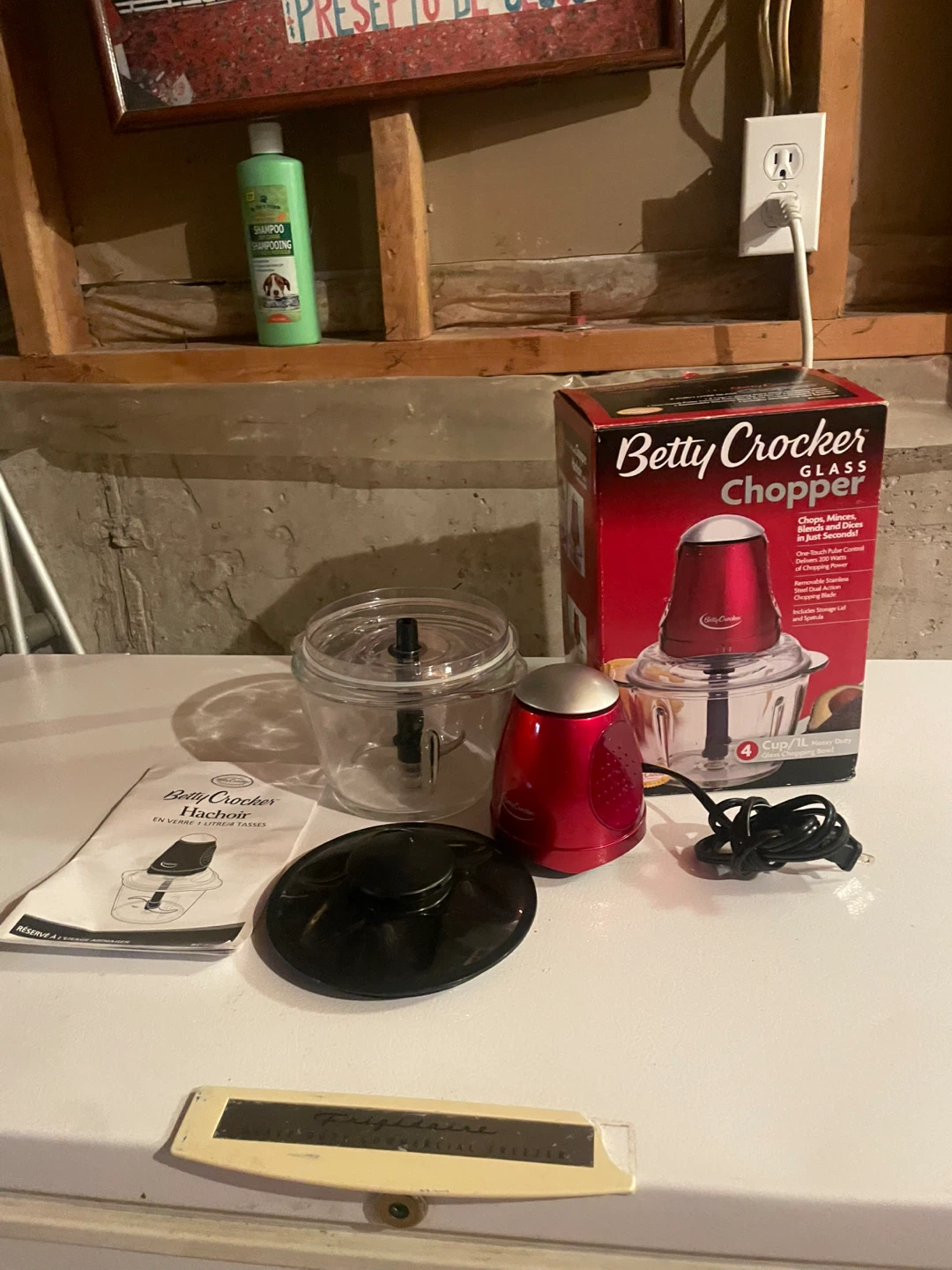 Betty Crocker Glass Chopper - Red