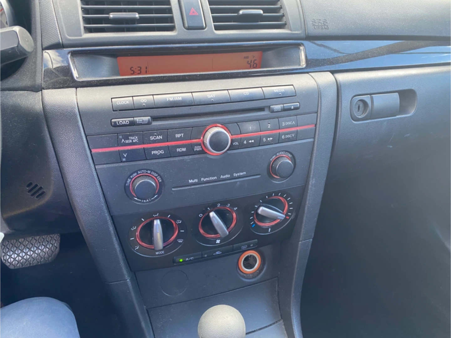 Mazda 3 Sedan - photo 4