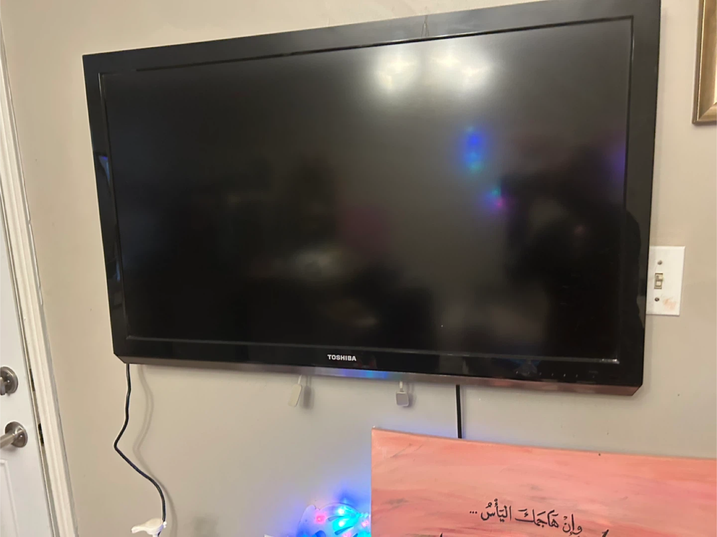 Toshiba Flat Screen TV - photo 2