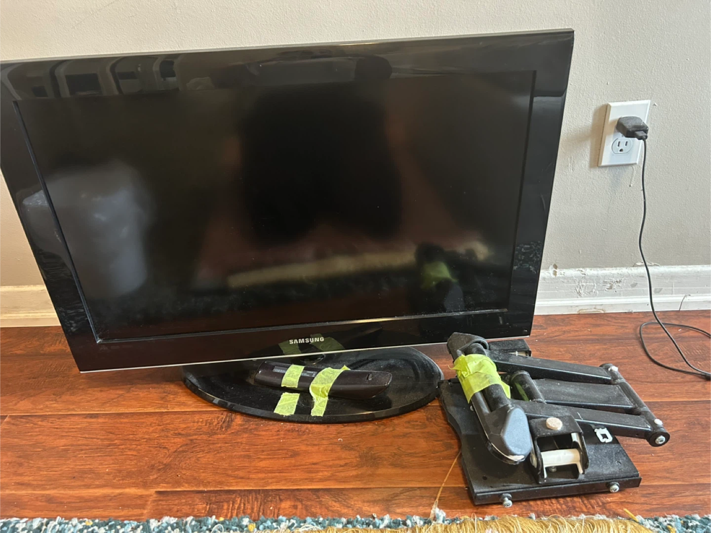 Samsung 32" HD TV LN32A550P3F - photo 3