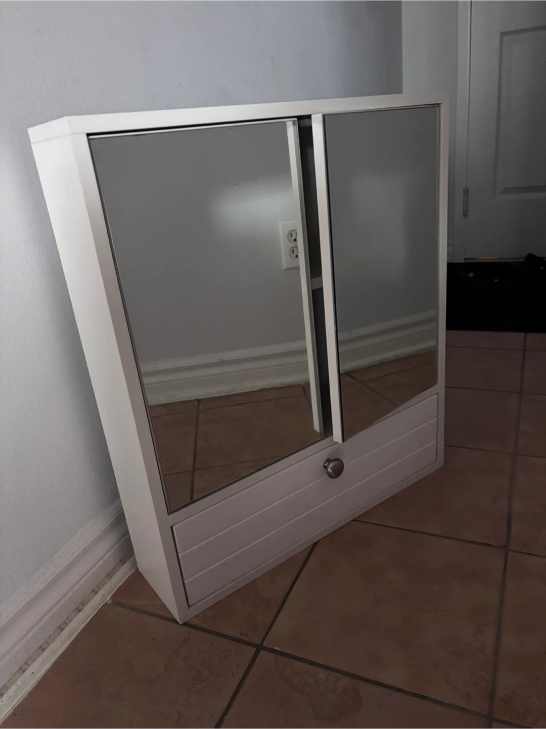 Bathroom cabinet
