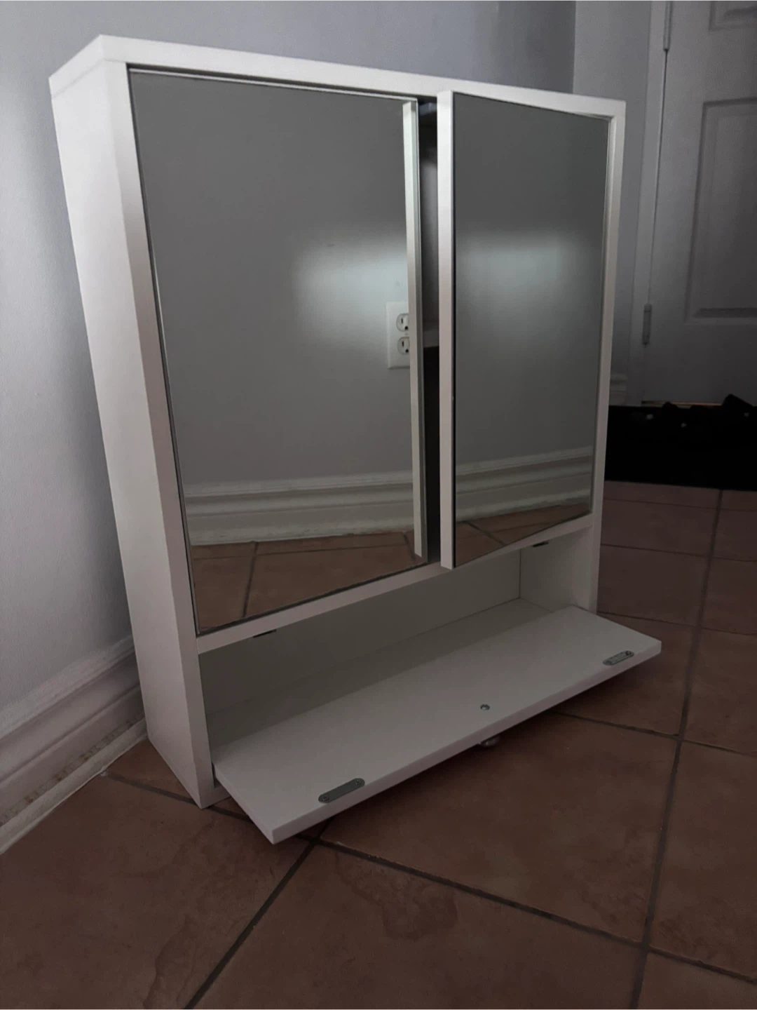 Bathroom cabinet - photo 3