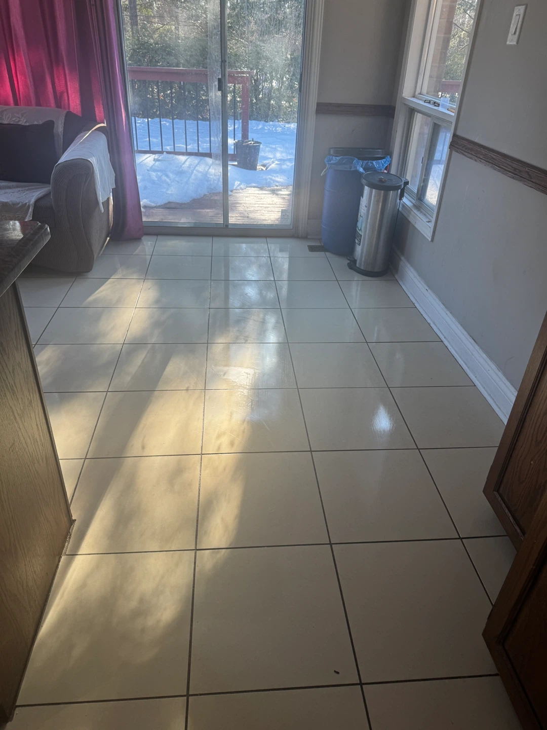 2 room available for couple or 2 girls