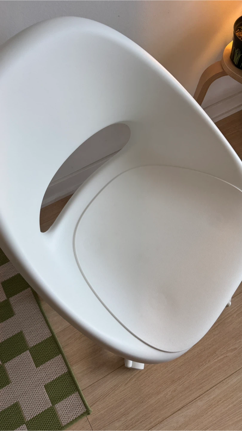 IKEA White Office Chair with Orange Cushion - photo 4