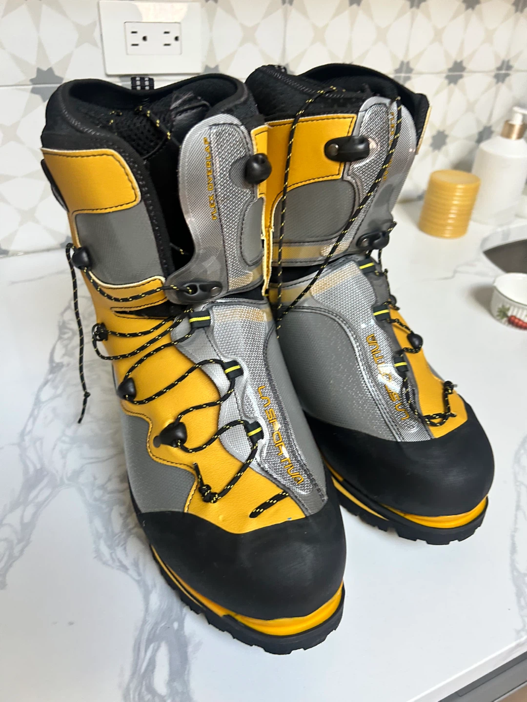 La Sportiva Spantik Mountaineering Boots Size 43 Yellow/Gray