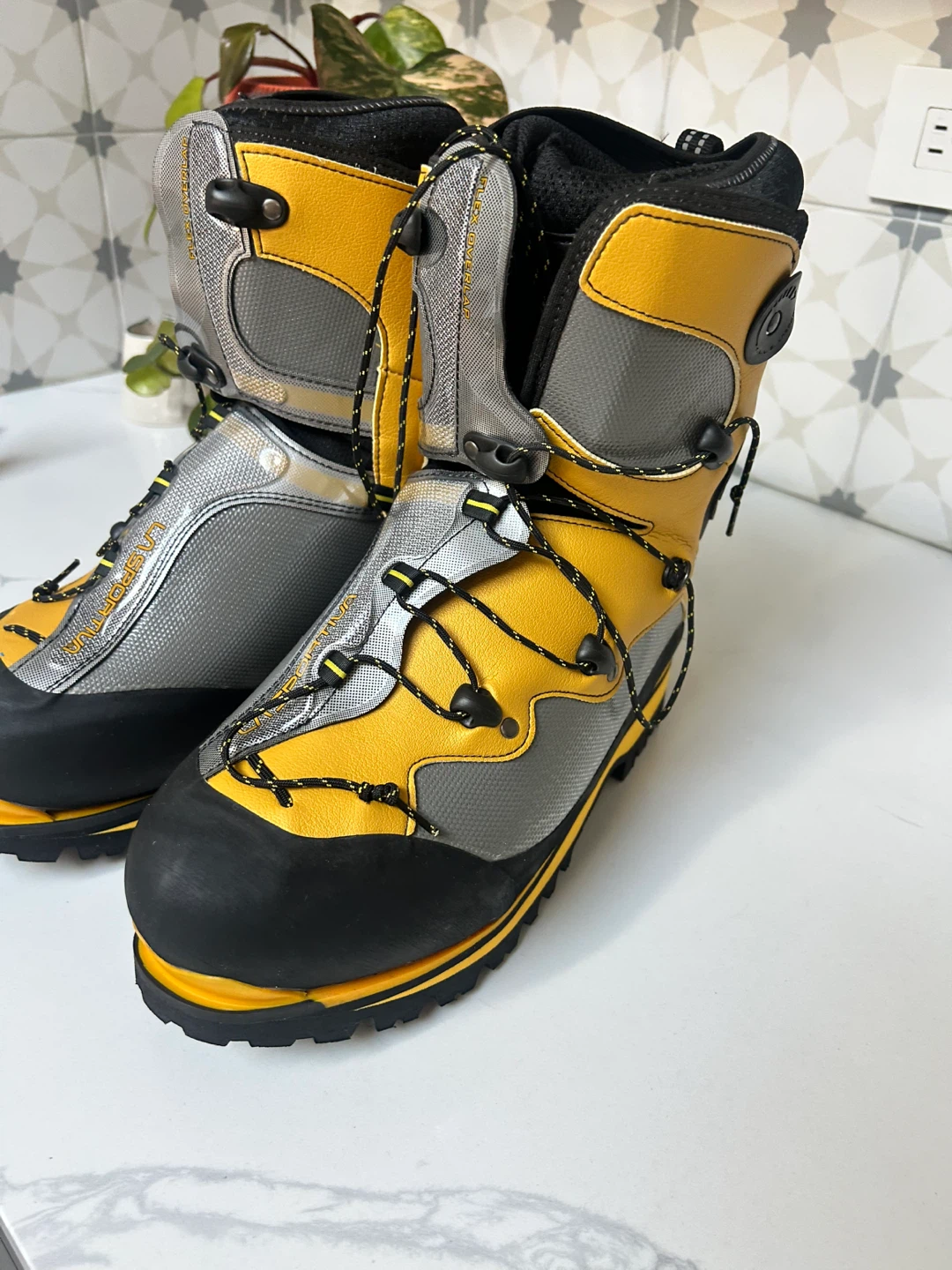 La Sportiva Spantik Mountaineering Boots Size 43 Yellow/Gray - photo 2