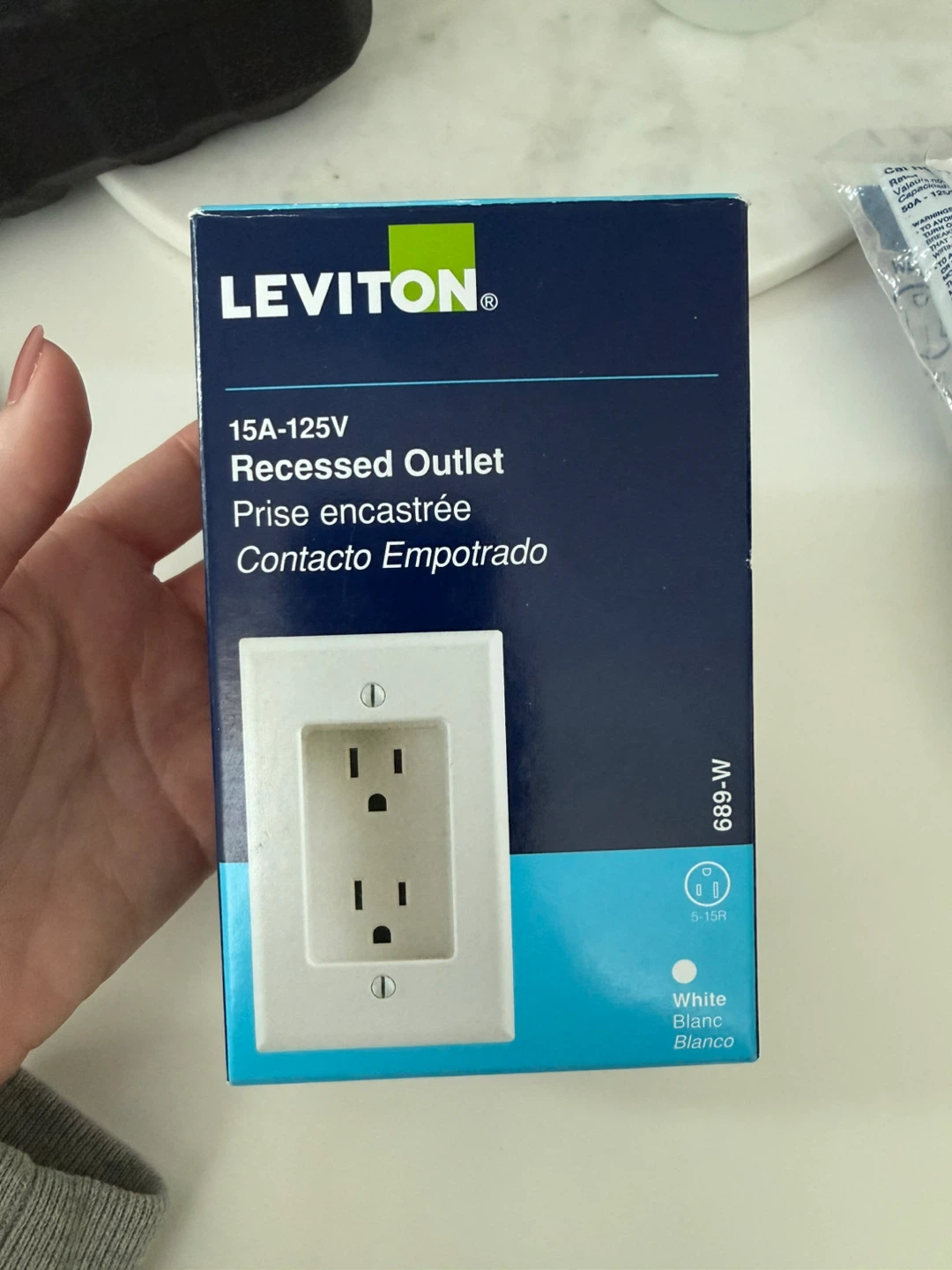 Leviton 15A-125V Recessed Outlet - White