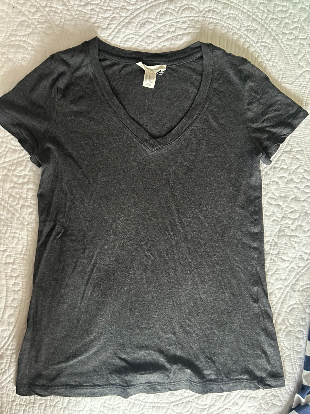 T-shirt bundle- Women’s size small - photo 4