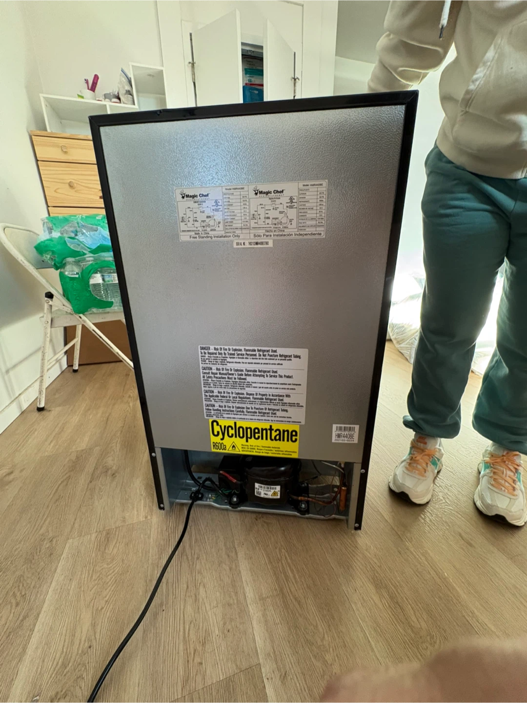 Magic Chef Black Mini Refrigerator - photo 4
