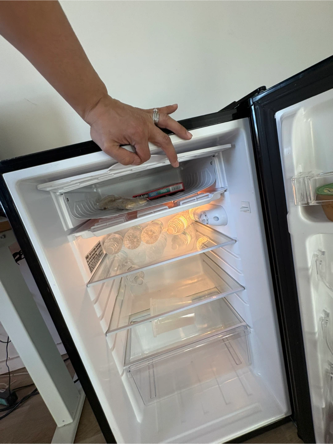 Magic Chef Black Mini Refrigerator - photo 2