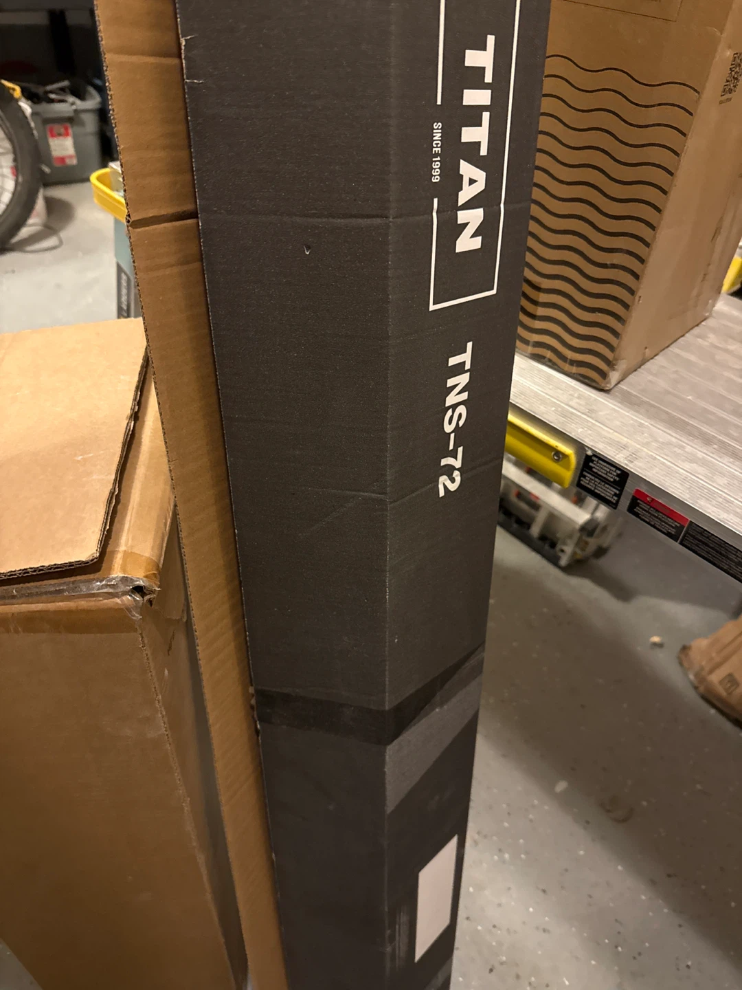 Titan TNS-72 Digital Projector Screen - photo 3