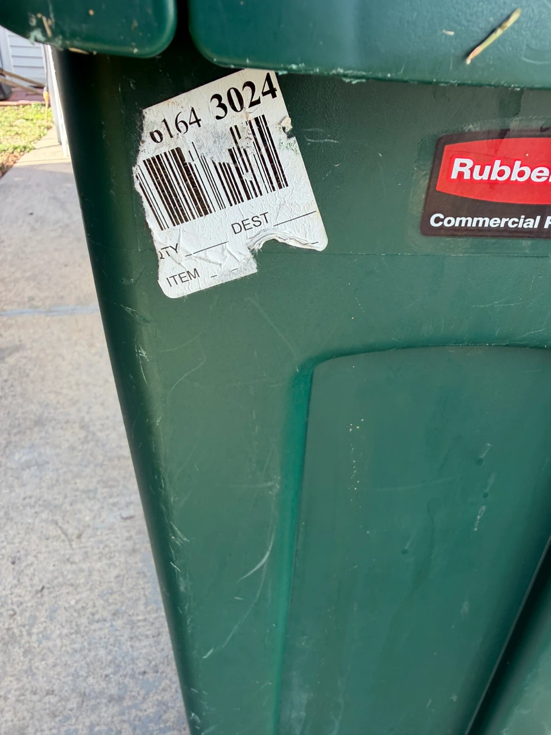 Rubbermaid Commercial 32 Gallon Recycling Bin - photo 3