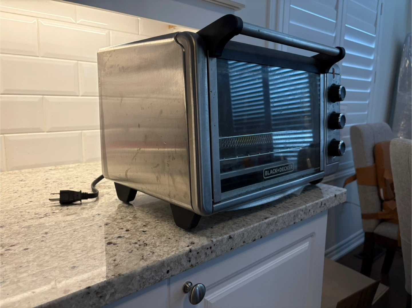 Black+Decker Toaster Oven with Air Fryer Basket - photo 2