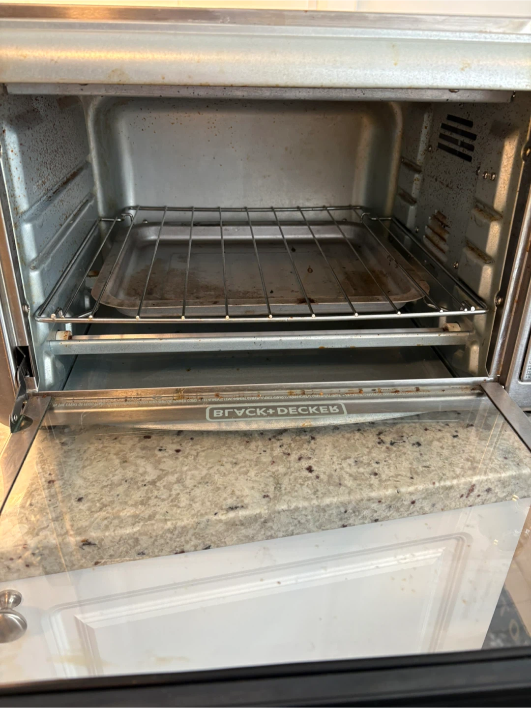 Black+Decker Toaster Oven with Air Fryer Basket - photo 4