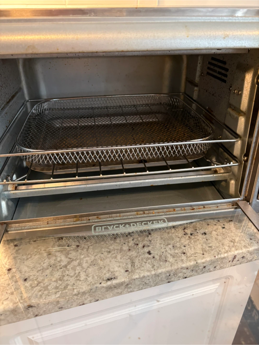 Black+Decker Toaster Oven with Air Fryer Basket - photo 3
