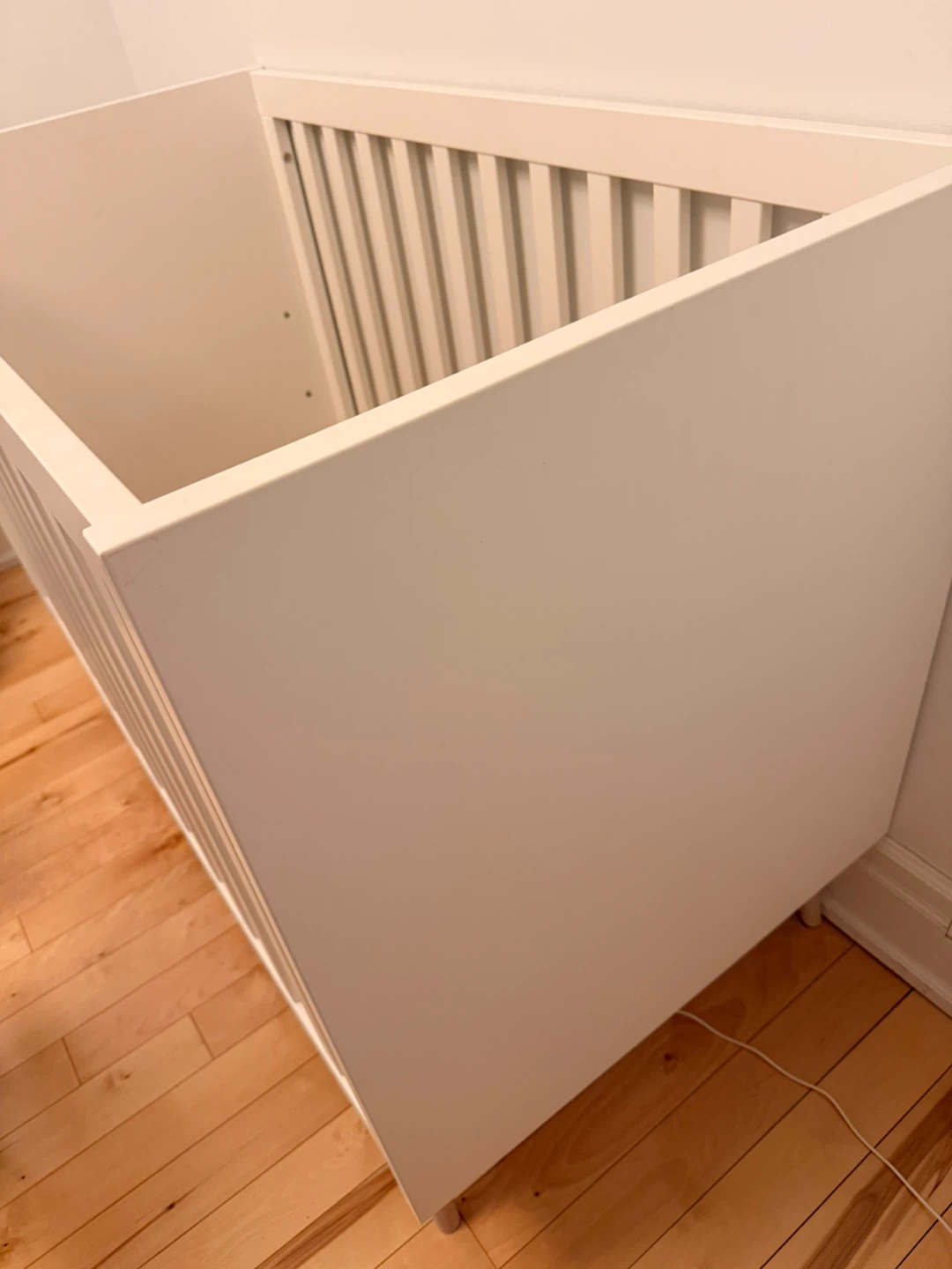 White Crib with Mattress - photo 4