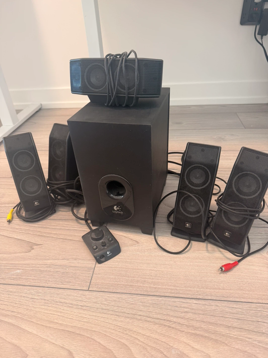 Logitech 5.1 Surround Speaker System