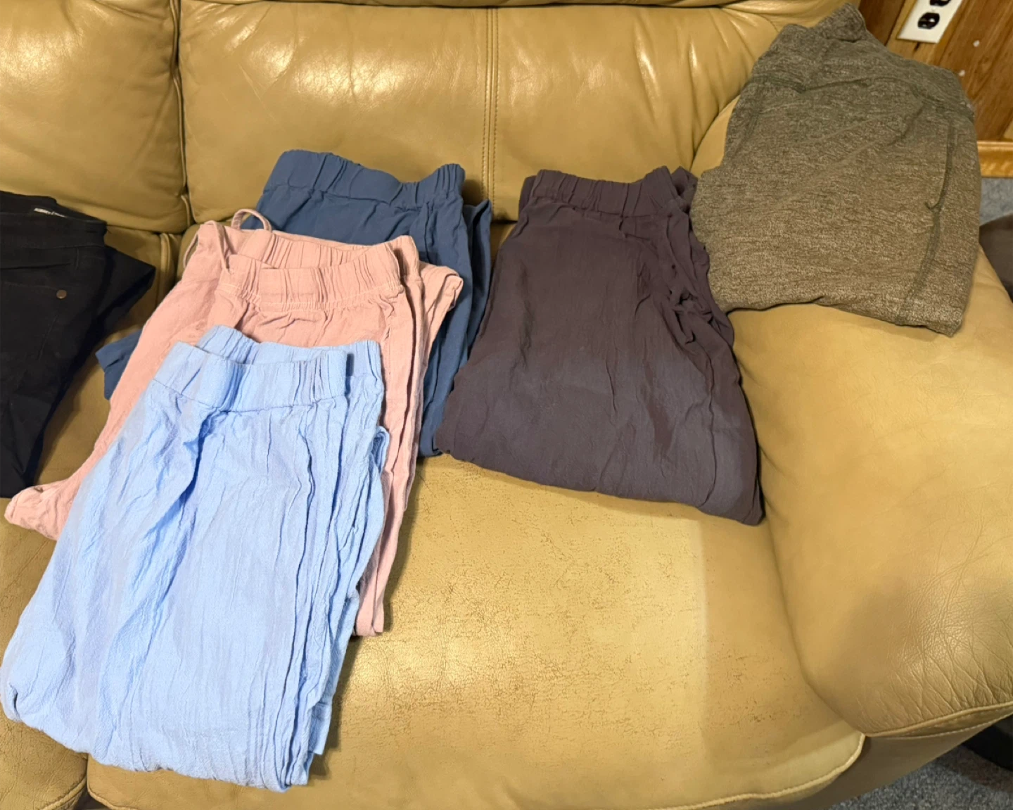 Assorted Women's Pants - size M/L, $50 - photo 4
