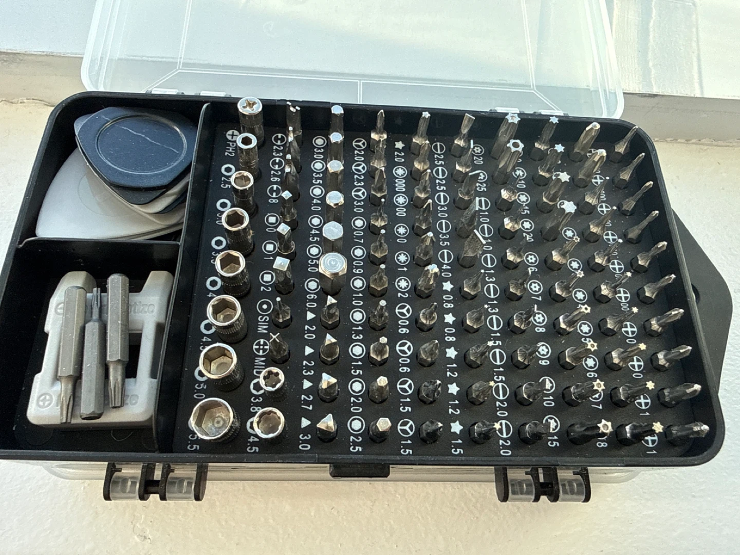 122-in-1 Precision Screwdriver Tool Kit