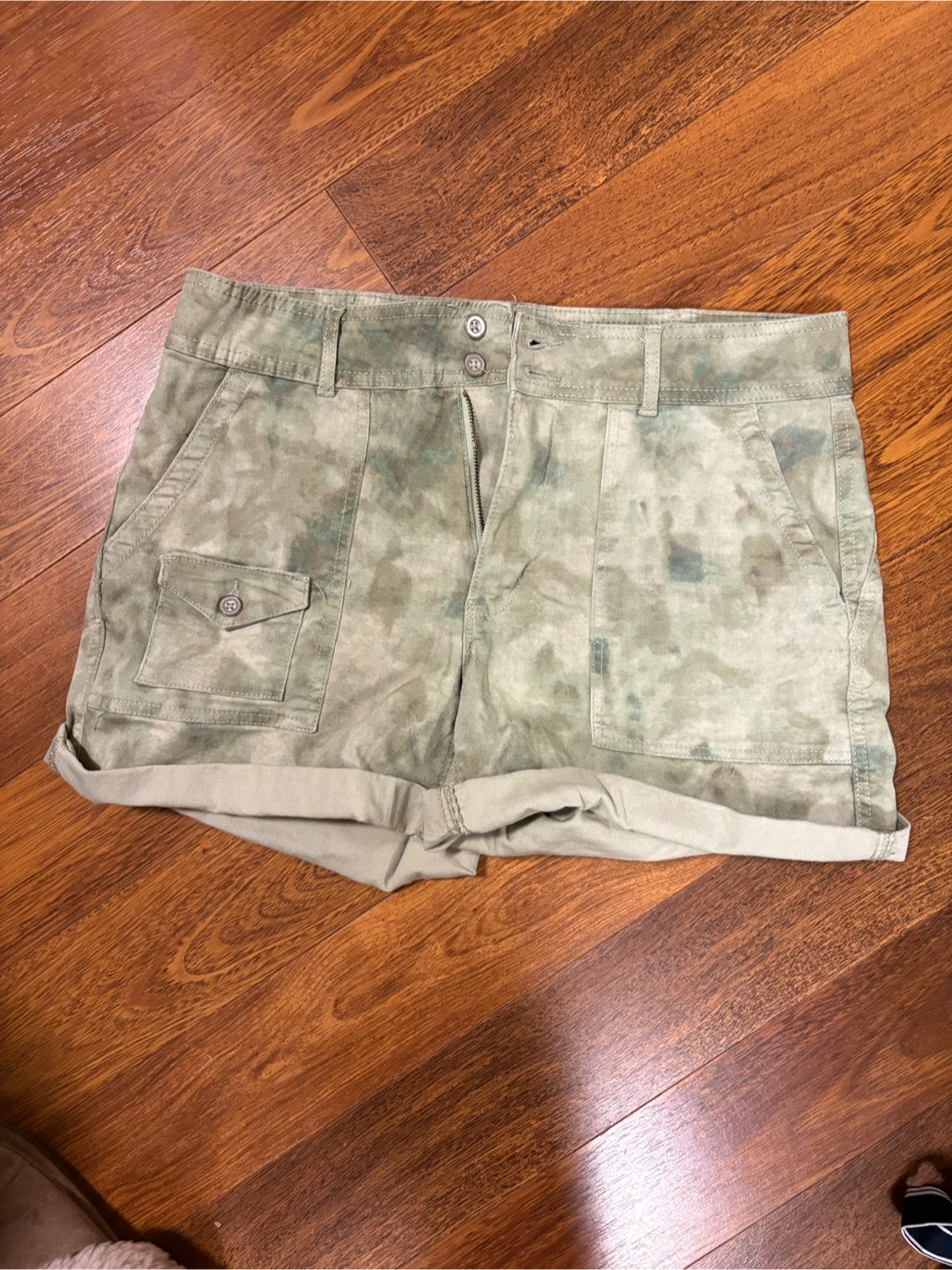 JORDACHE SHORTS
