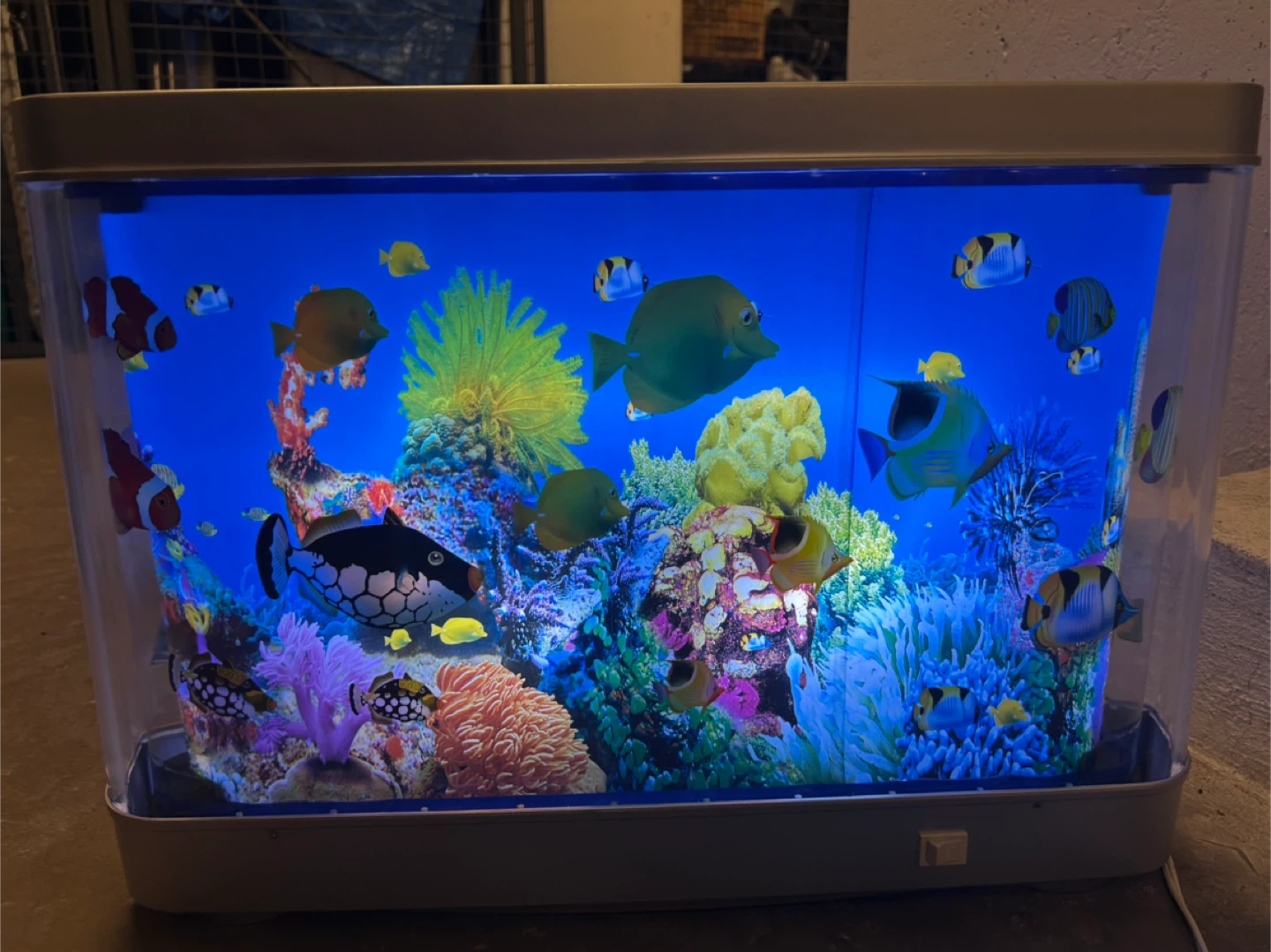 Decorative Desktop Aquarium with Artificial Fish