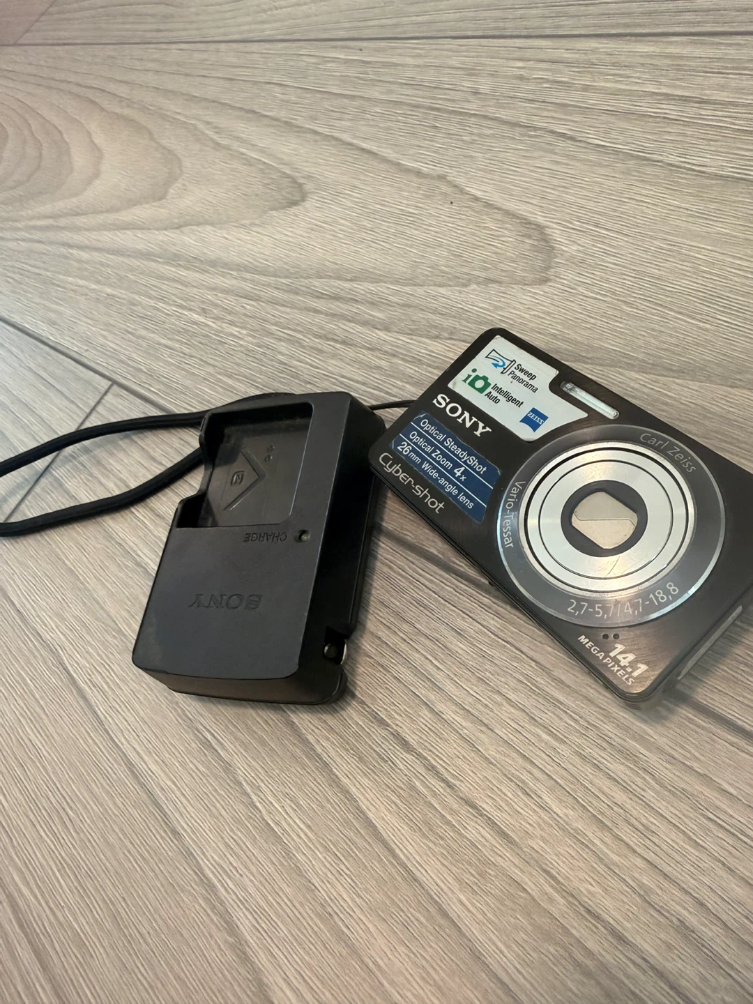 Sony Cyber-shot Digital Camera with 4x Optical Zoom