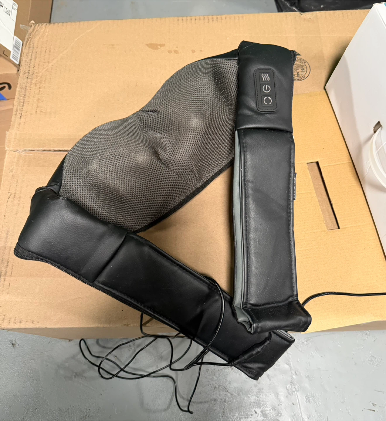 Brookstone Shiatsu Neck & Back Massager with Heat - photo 3