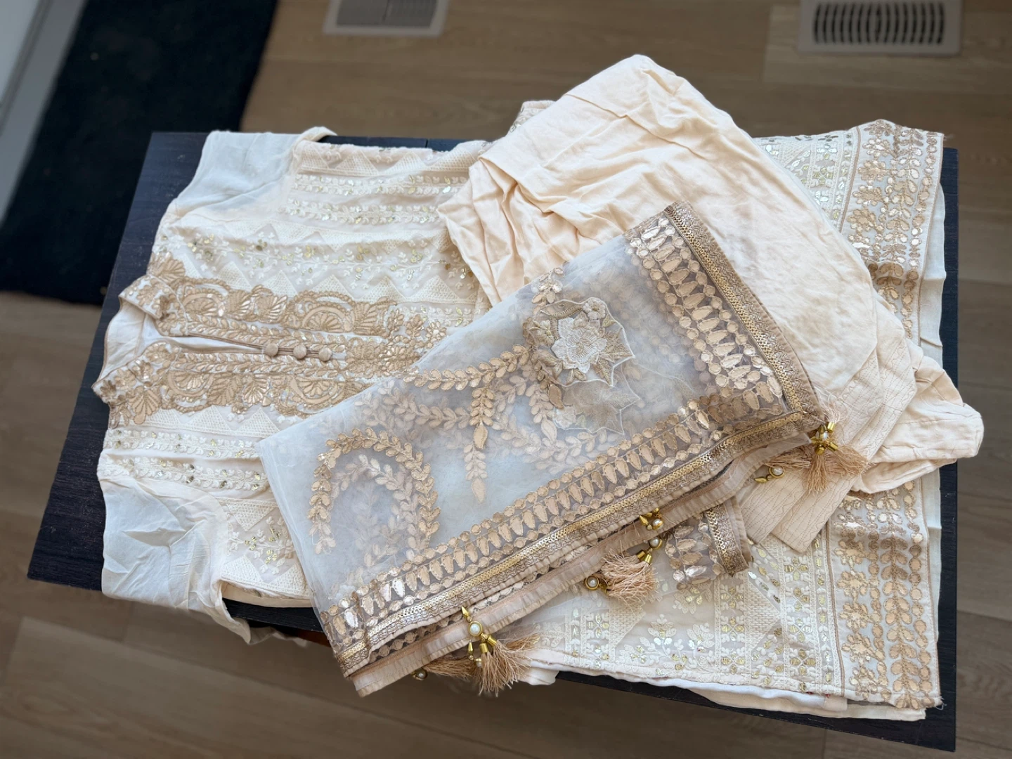 Beautiful Cream Gold Embroidered 3-Piece Suit - photo 2