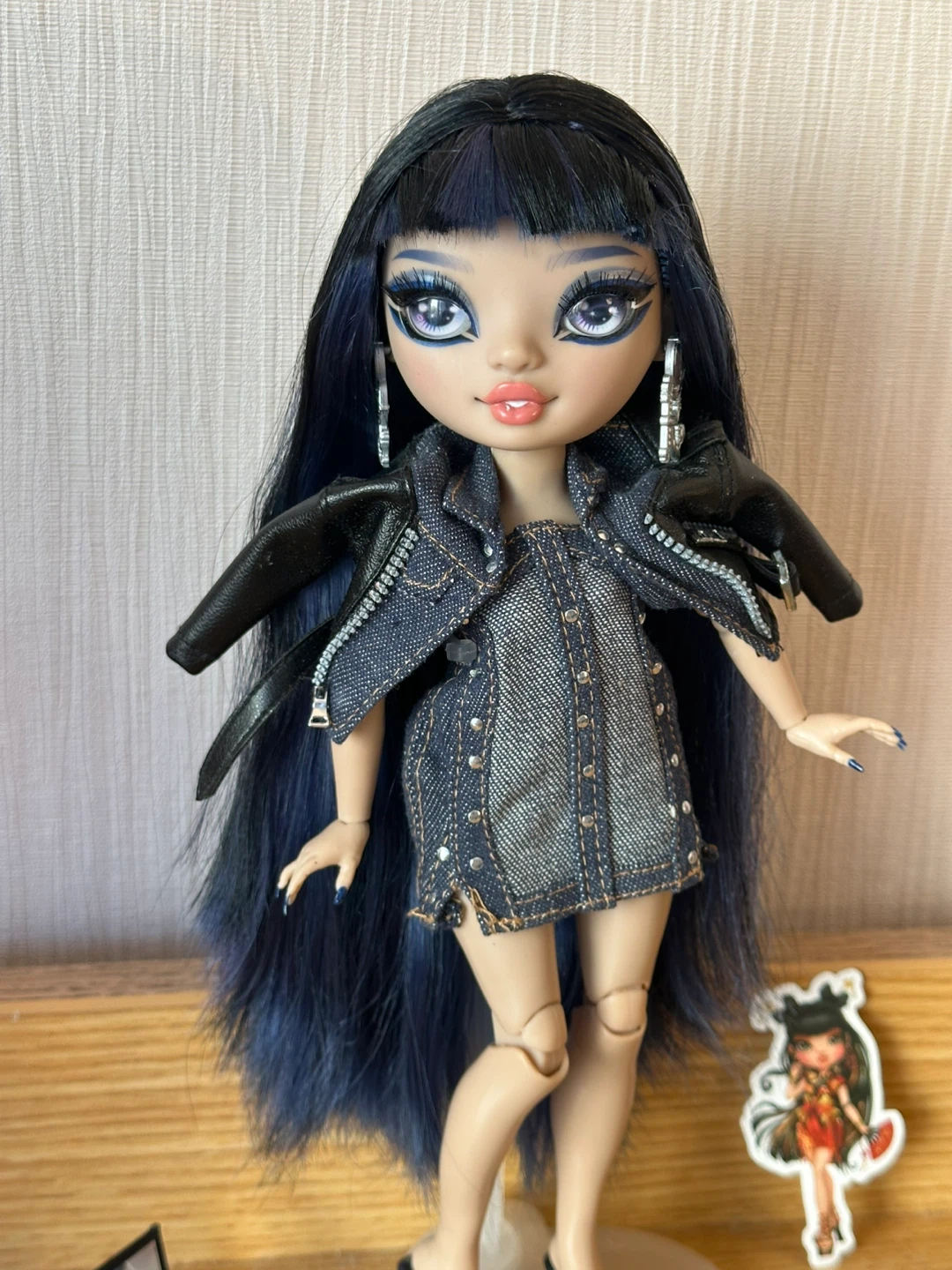 Rare Collectible Rainbow High Doll Kim Nguyen - Deep Blue Hair