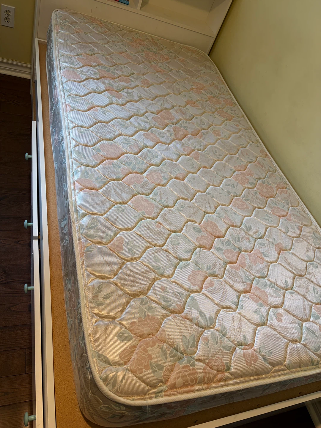Floral Twin Mattress - photo 2