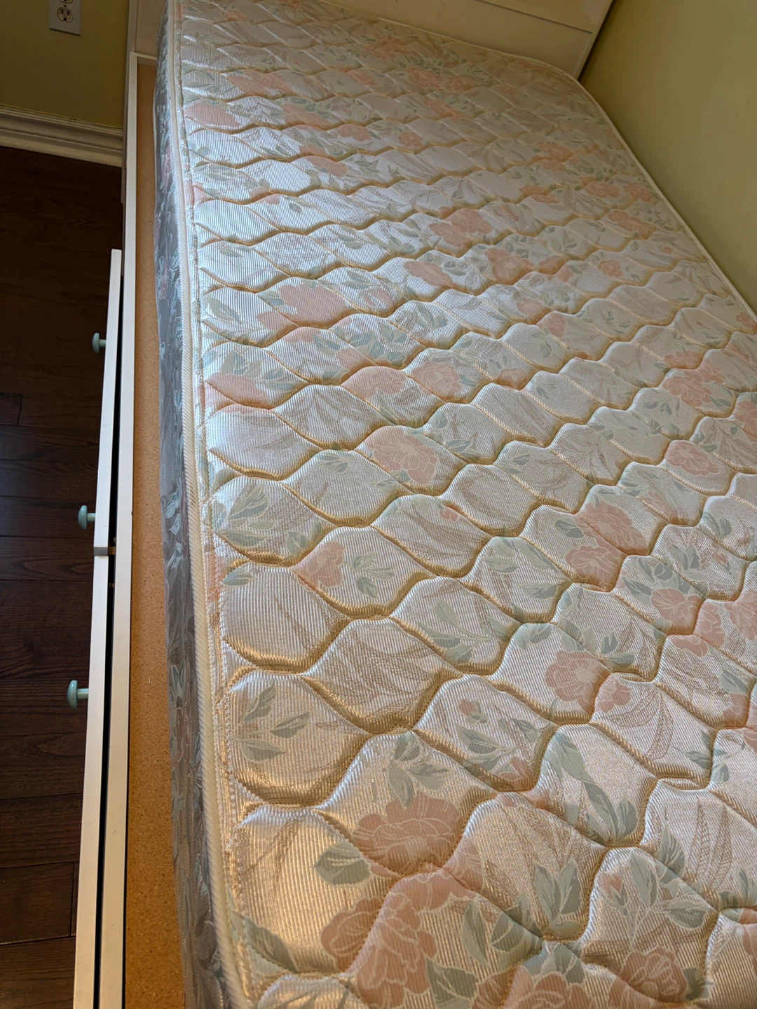 Floral Twin Mattress - photo 3