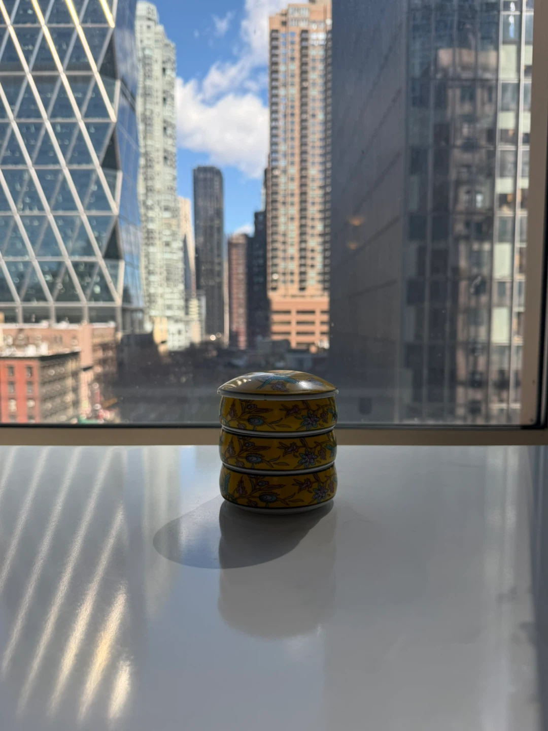Beautiful yellow ceramic stackable bowl set - photo 3