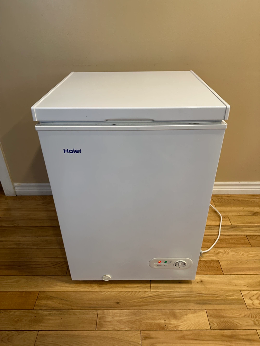 Haier 3.5 Cu Ft Compact Chest Freezer (CAN DELIVER) - photo 3