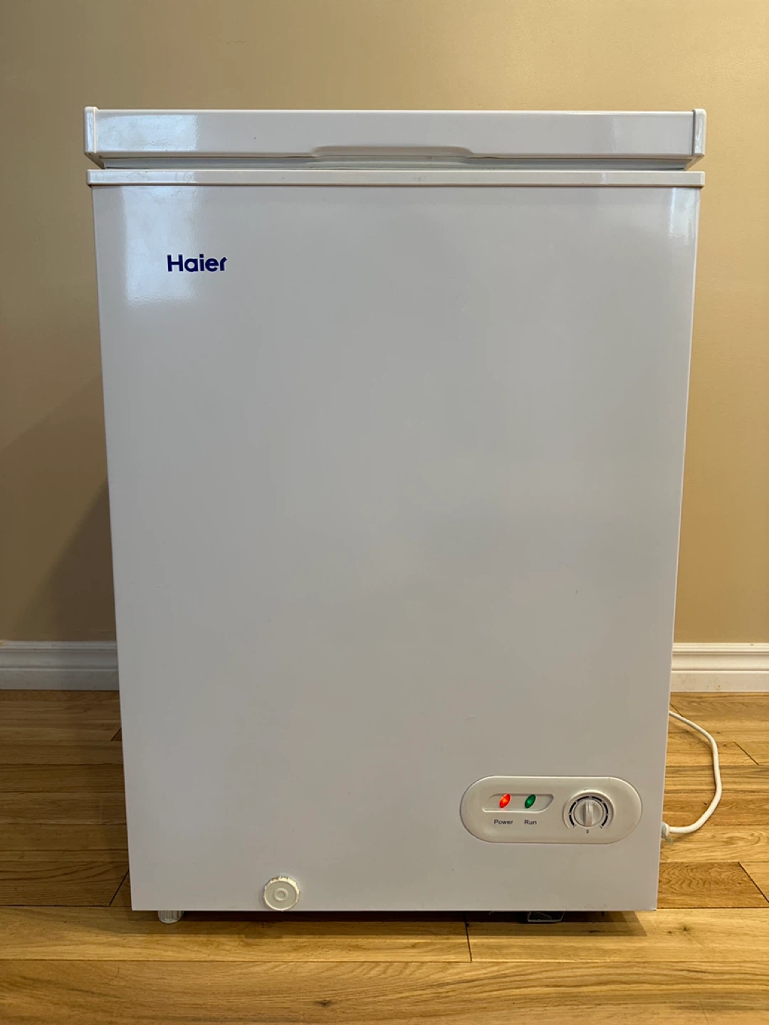 Haier 3.5 Cu Ft Compact Chest Freezer (CAN DELIVER)