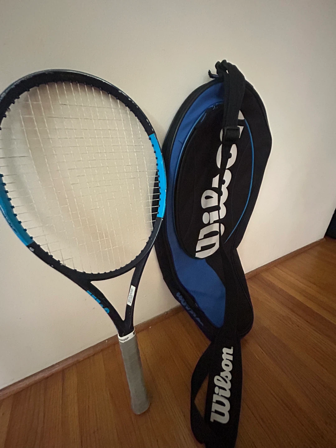 Wilson Ultra Tennis Racket & Matching Wilson Bag Bundle - photo 2