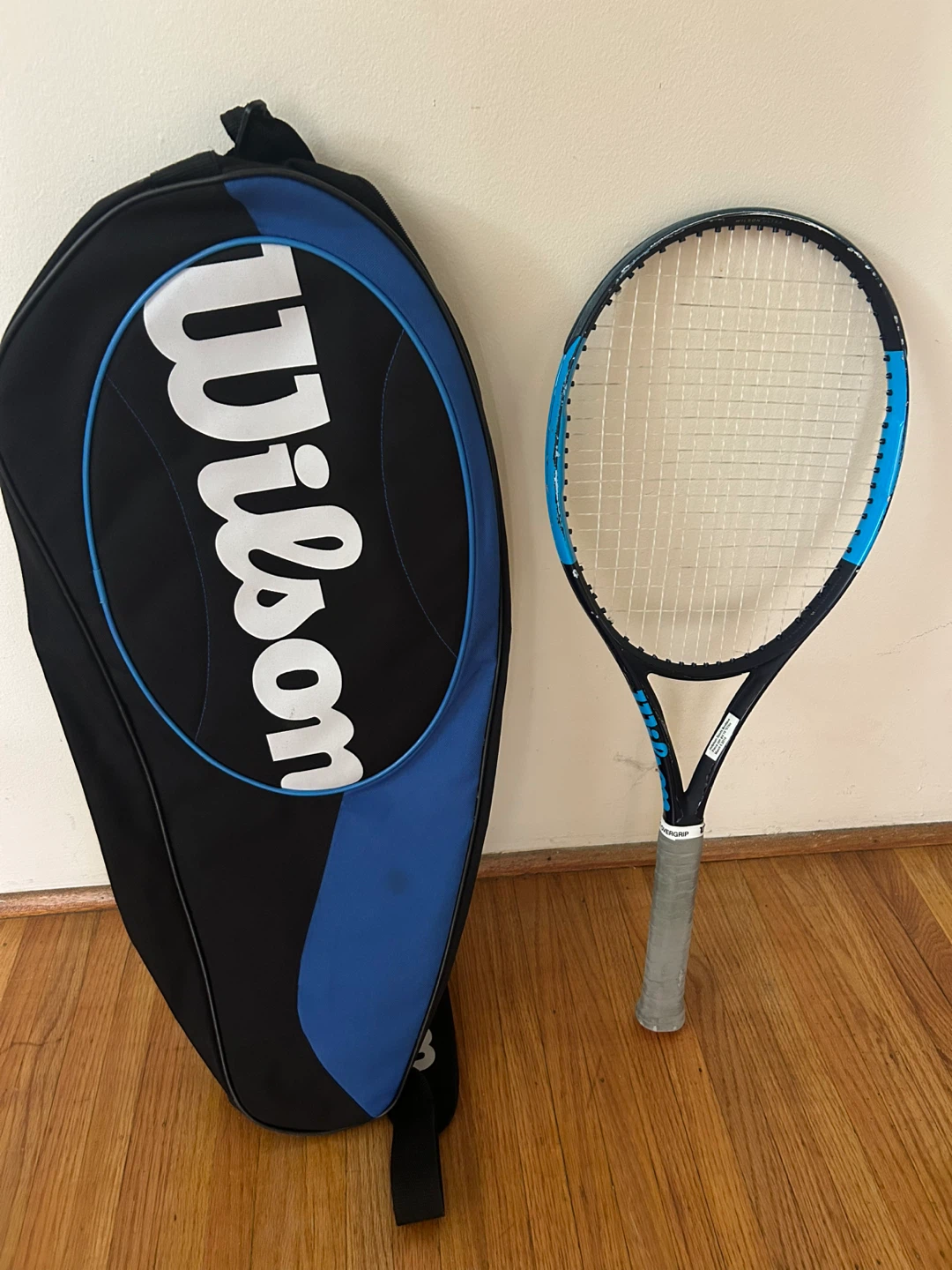 Wilson Ultra Tennis Racket & Matching Wilson Bag Bundle