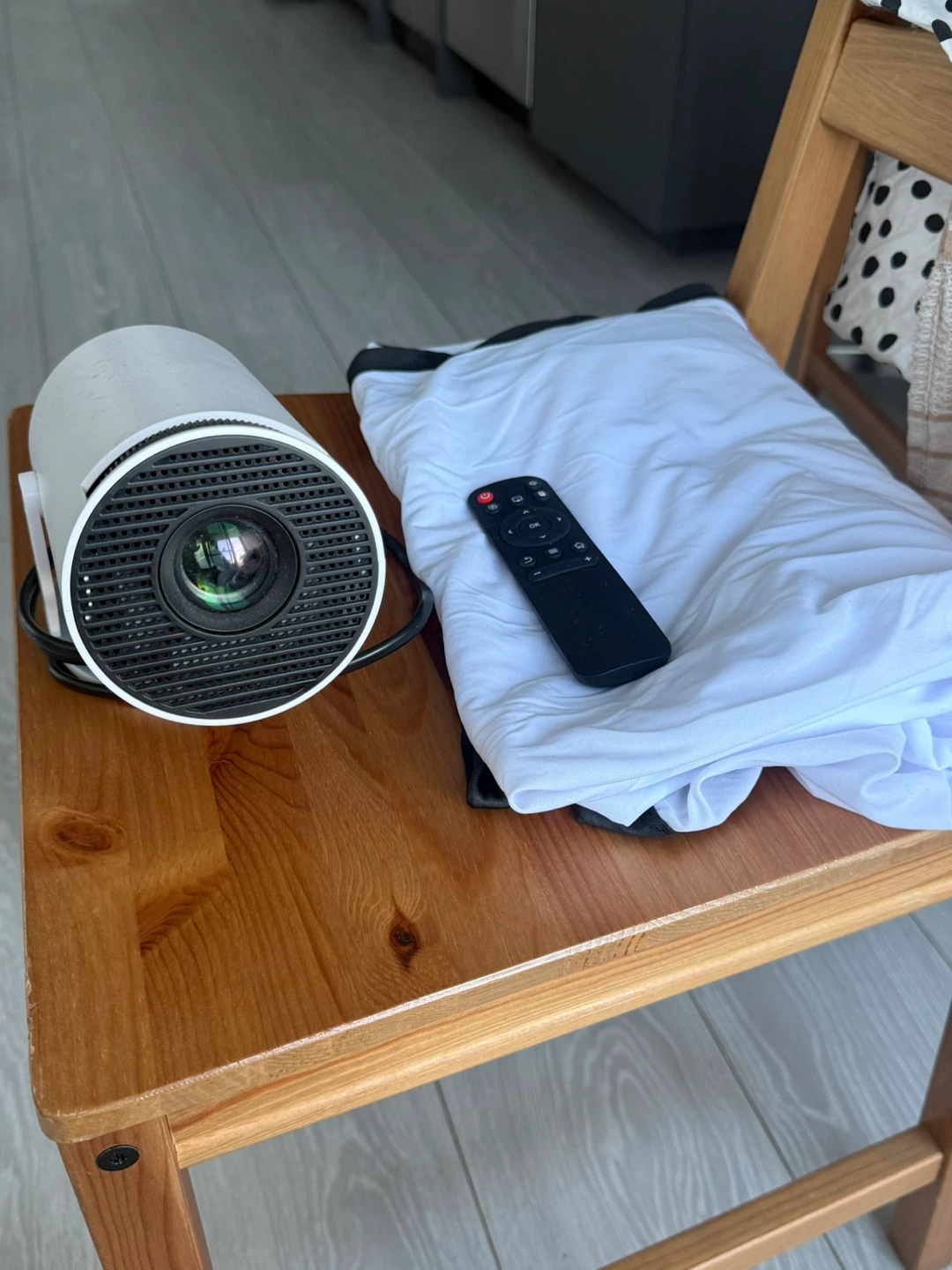 White Portable Projector with Remote