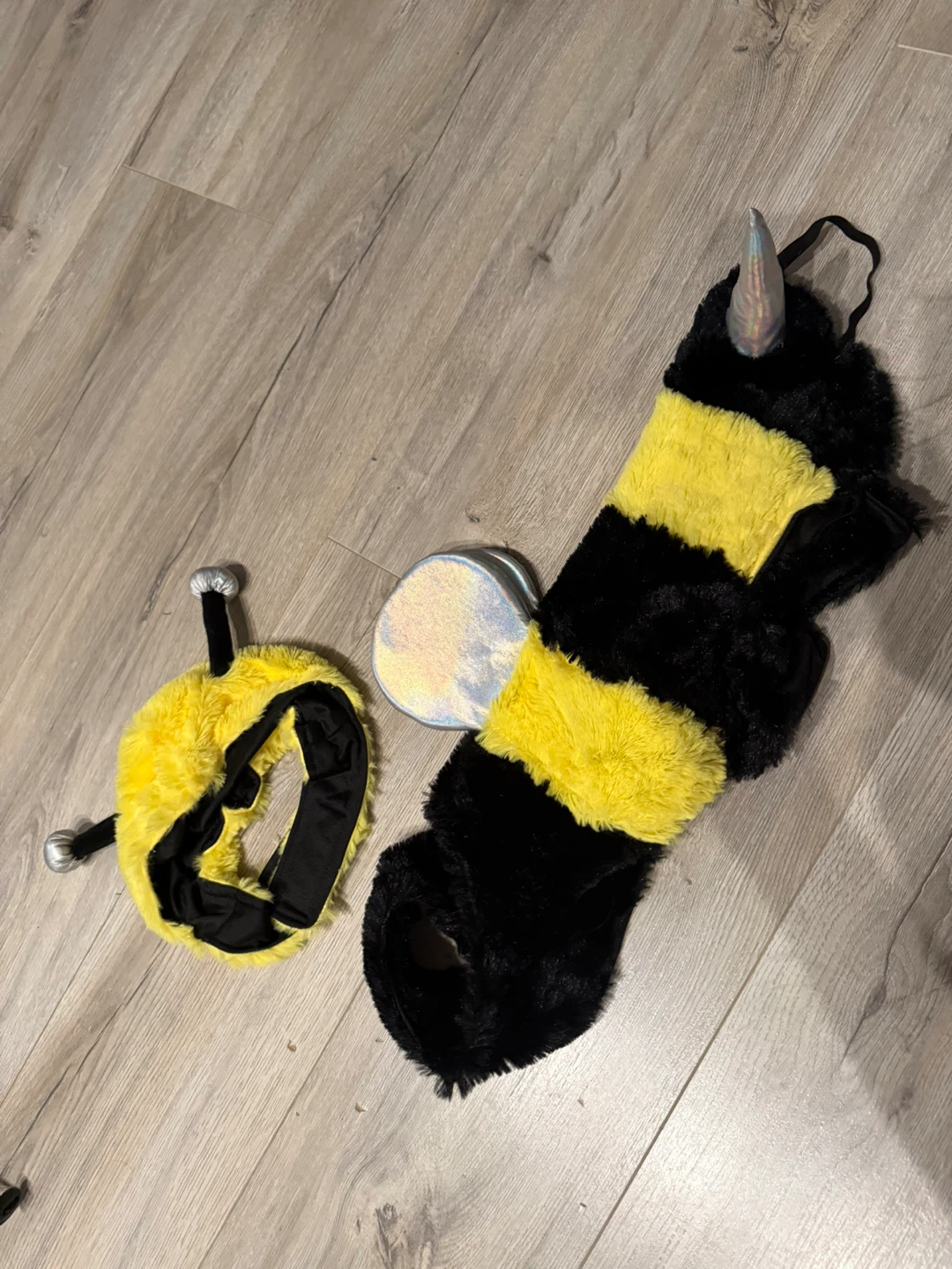 Thrills & Chills dog Bee Costume size medium