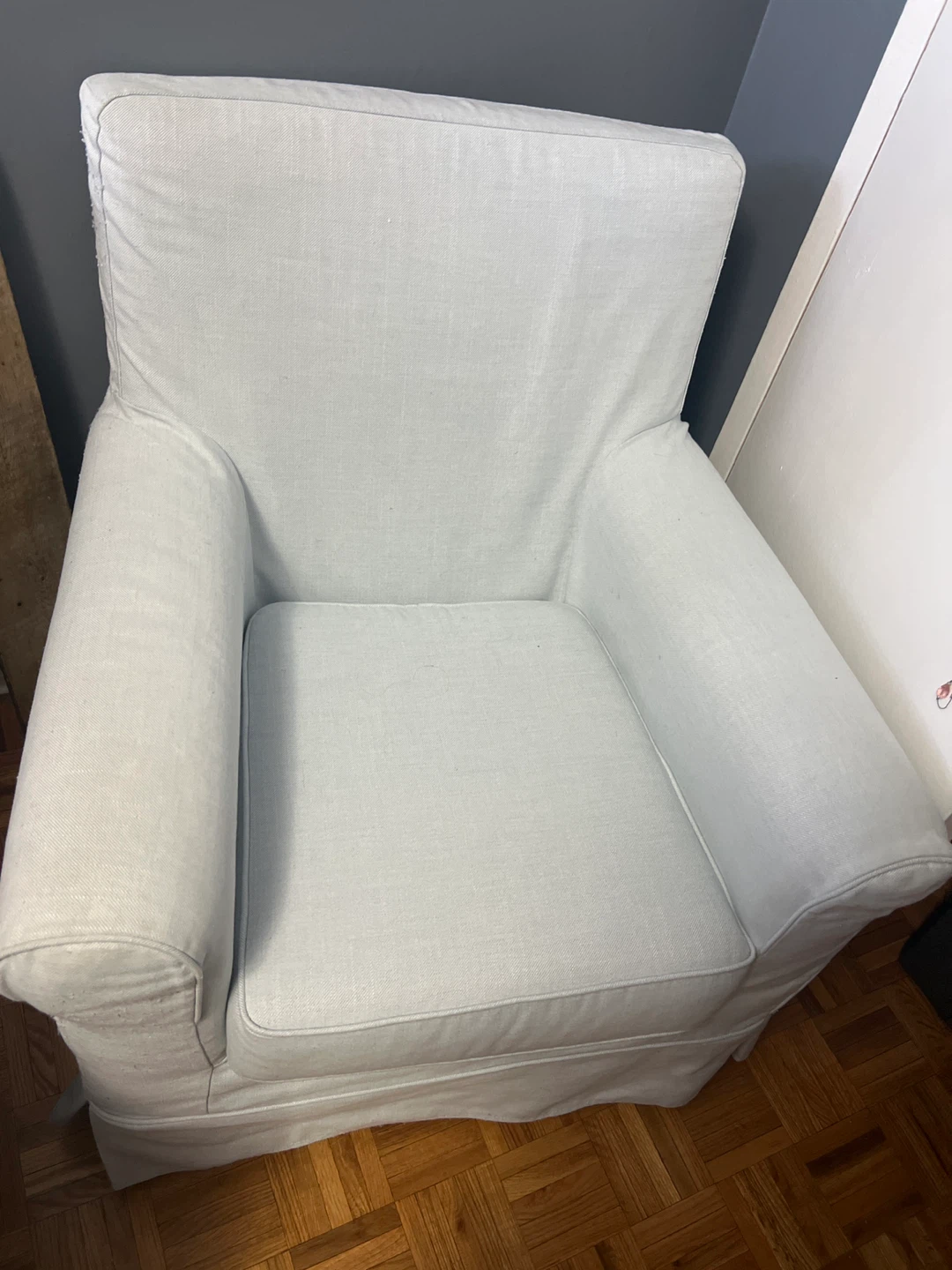 Light Blue Armchair with Throw Blanket - photo 5