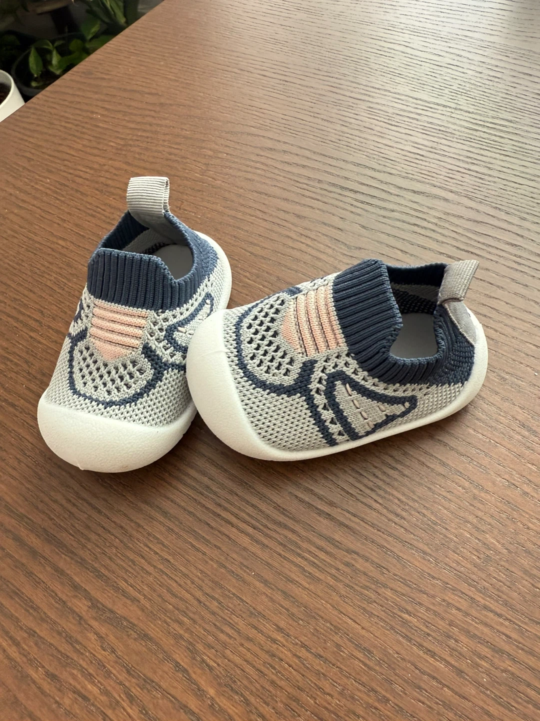 Toddler Knit Slip-On Shoes Size 11.5 - photo 2